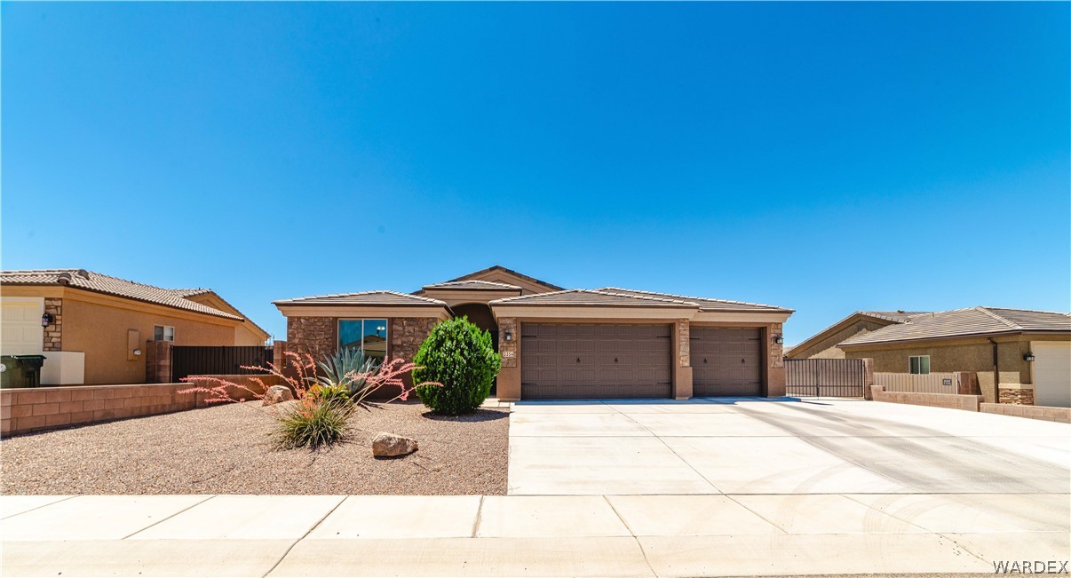 3354 Motherload Road Kingman, AZ 86401 - Photo 4 of 55 Front of Structure