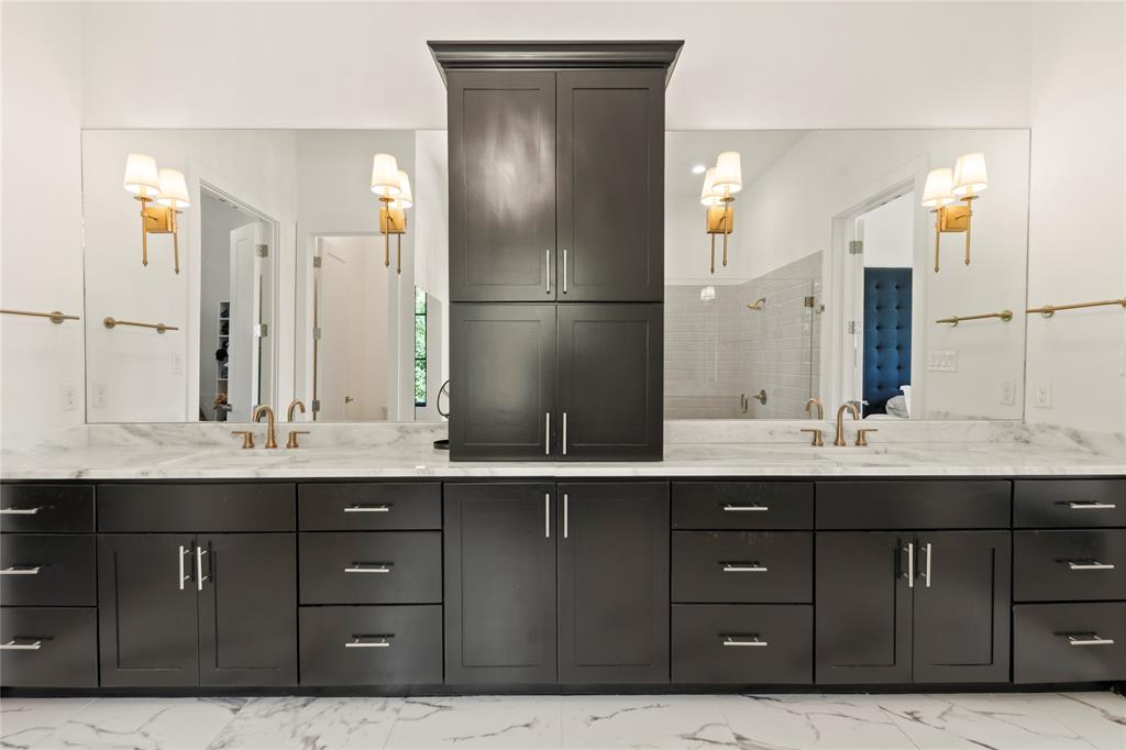 111 Sun Valley Mabank, TX 75147 - Photo 12 of 40 Ensuite bath featuring dual vanities