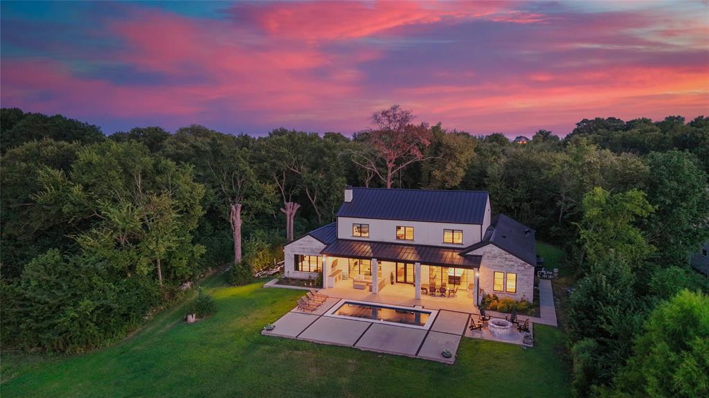 111 Sun Valley Mabank, TX 75147 - Photo 2 of 40 3.46-acre estate with 131 feet of open water frontage.