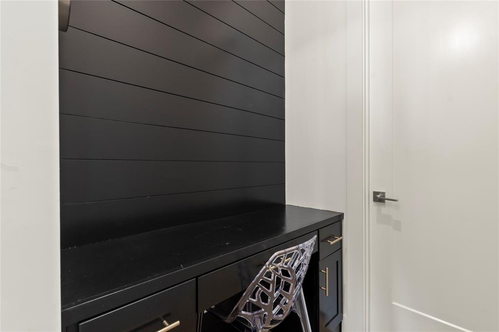 111 Sun Valley Mabank, TX 75147 - Photo 25 of 40 Dedicated office space with built-in desk and storage.