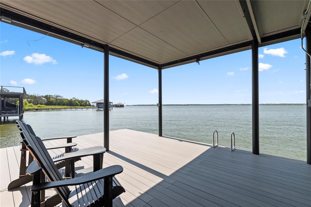 111 Sun Valley Mabank, TX 75147 - Photo 32 of 40 Covered sitting area