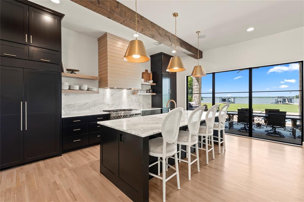 111 Sun Valley Mabank, TX 75147 - Photo 8 of 40 State-of-the-art kitchen with high-end appliances.
