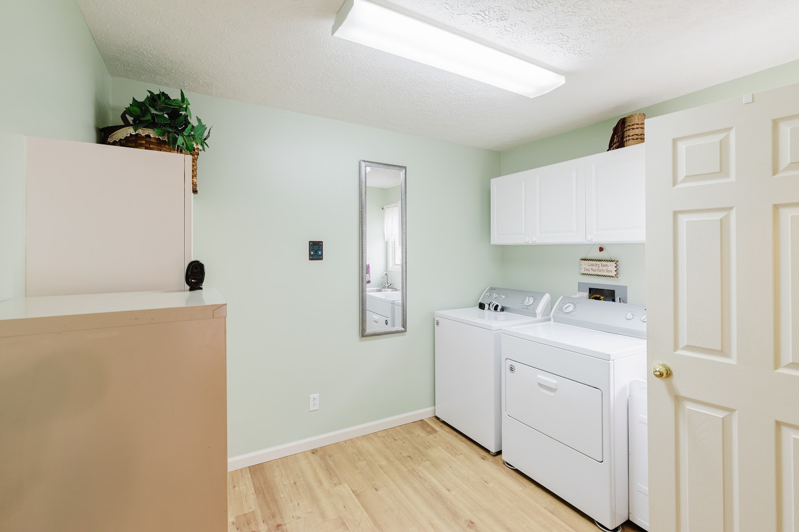 15136 Eastland Road Marion, IL 62959 - Photo 34 of 49 a view of a kitchen with electric appliances