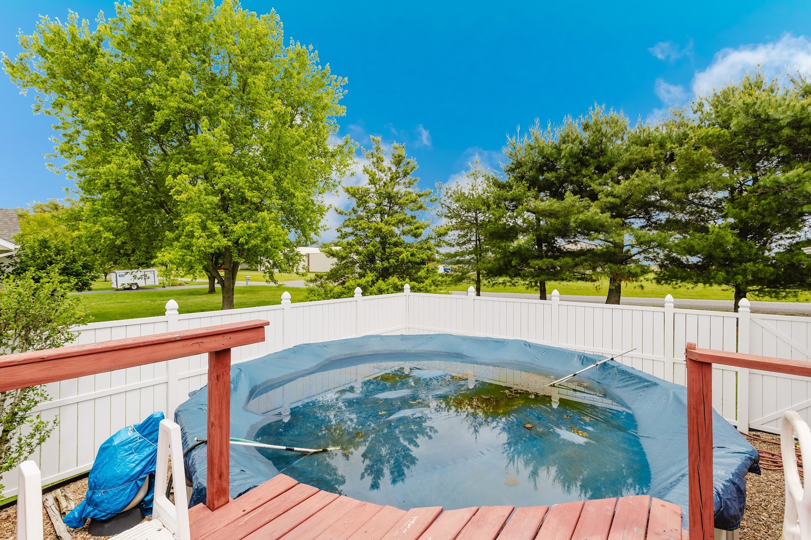 15136 Eastland Road Marion, IL 62959 - Photo 44 of 49 a view of a backyard from a balcony