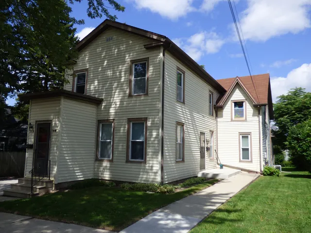 $290,000 | 329 East Exchange Street, Sycamore, IL 60178