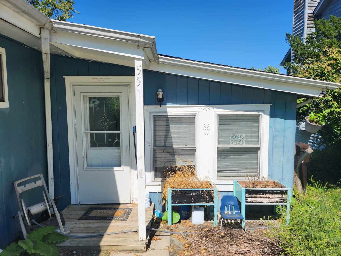 551 Kimball Avenue Wauconda, IL 60084 - Photo 2 of 9 a front view of house with a garden