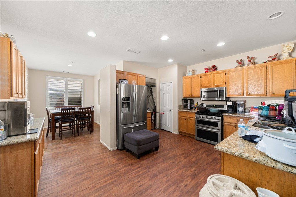 8028 La Crosse Way Riverside, CA 92508 - Photo 11 of 42 Gallery Image 11