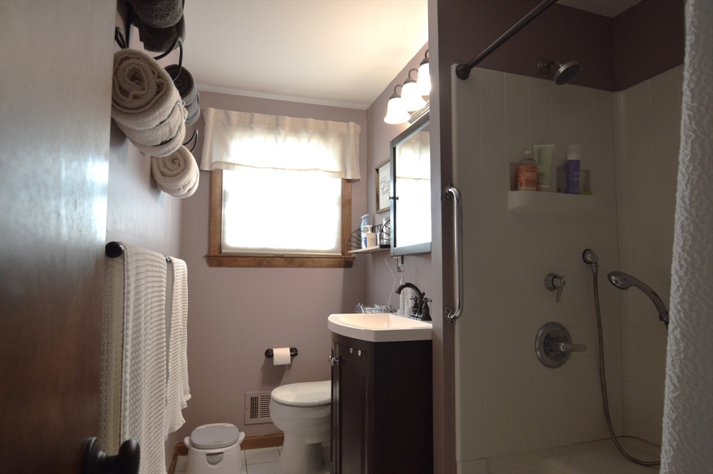 40 Conrad Road Marlborough, MA 01752 - Photo 16 of 39 Gallery Image 16