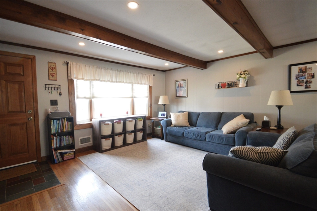 40 Conrad Road Marlborough, MA 01752 - Photo 5 of 39 Gallery Image 5