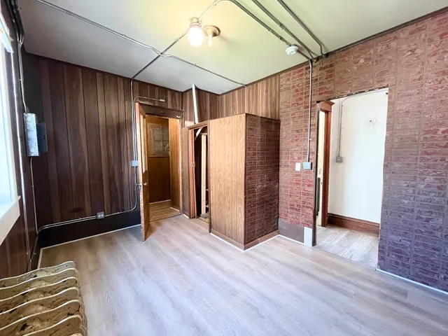 $1,200 | 216 East South Street, Unit 1, Woodstock, IL 60098