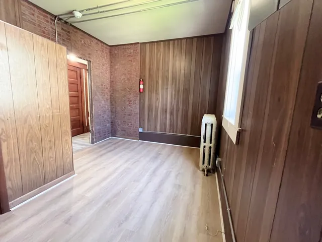 $1,200 | 216 East South Street, Unit 1, Woodstock, IL 60098