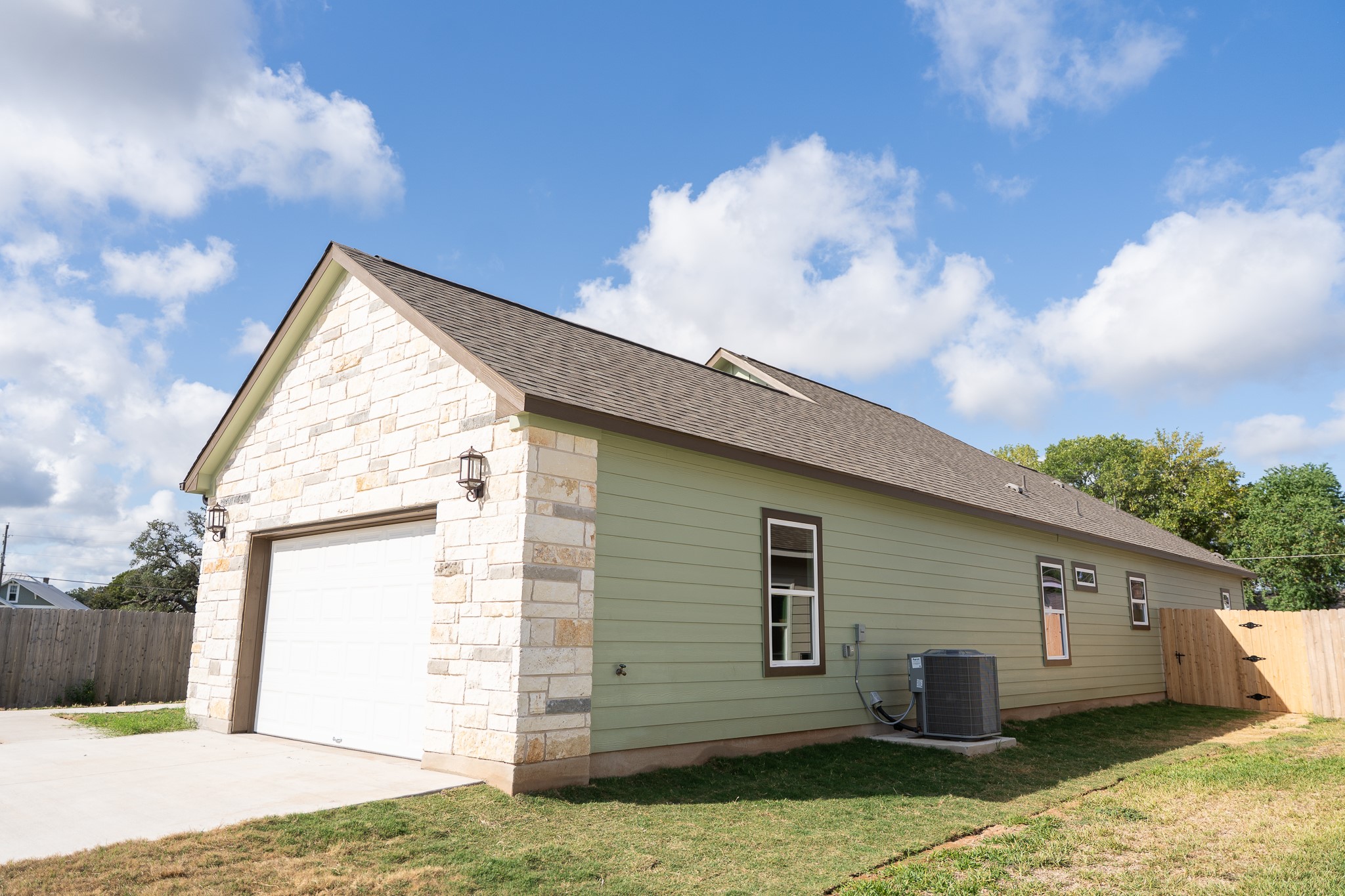 305 String Prairie Way Smithville, TX 78957 - Photo 4 of 26 a view of a backyard of the house