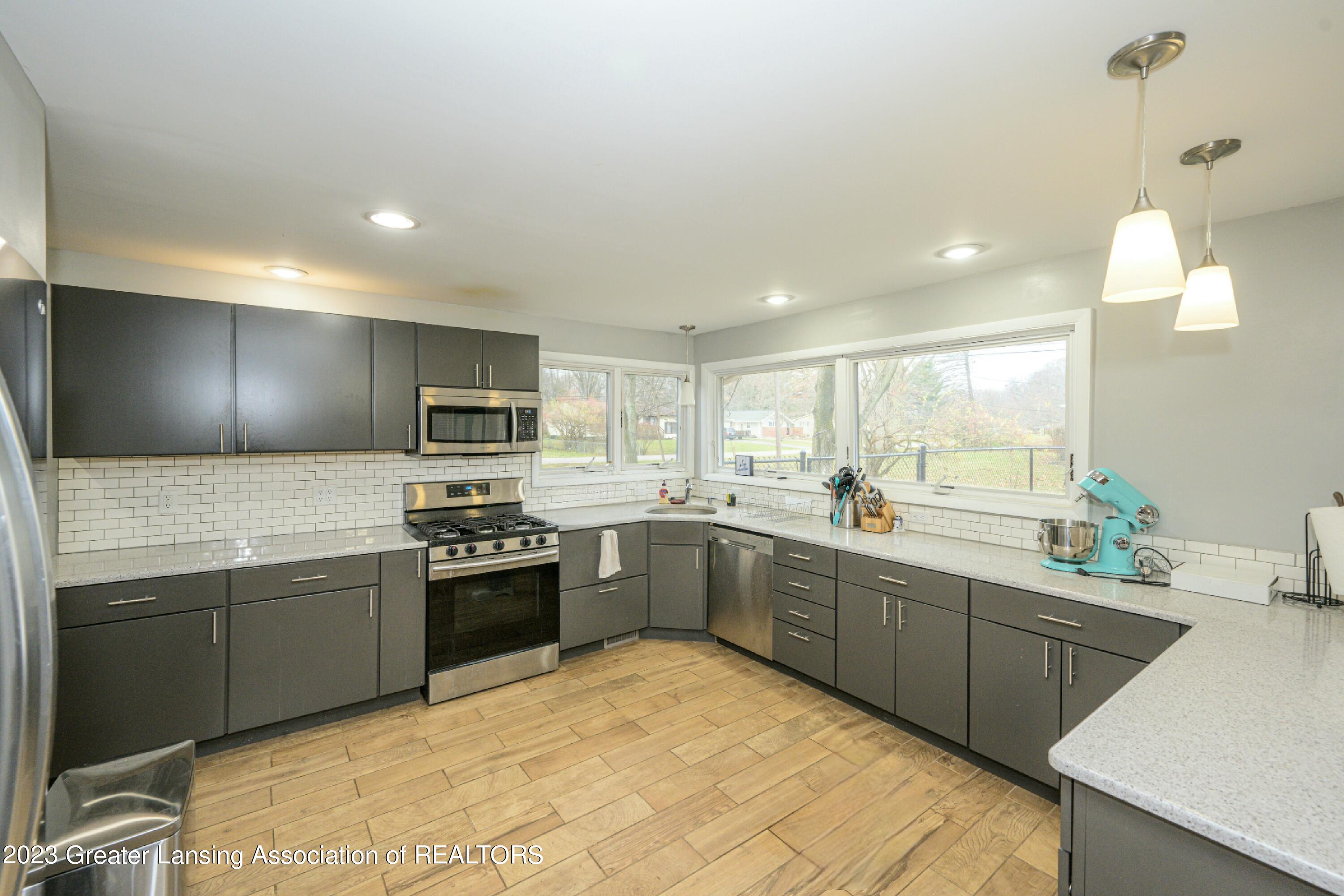 3160 Horton Road Jackson, MI 49203 - Photo 2 of 49 _Z723370