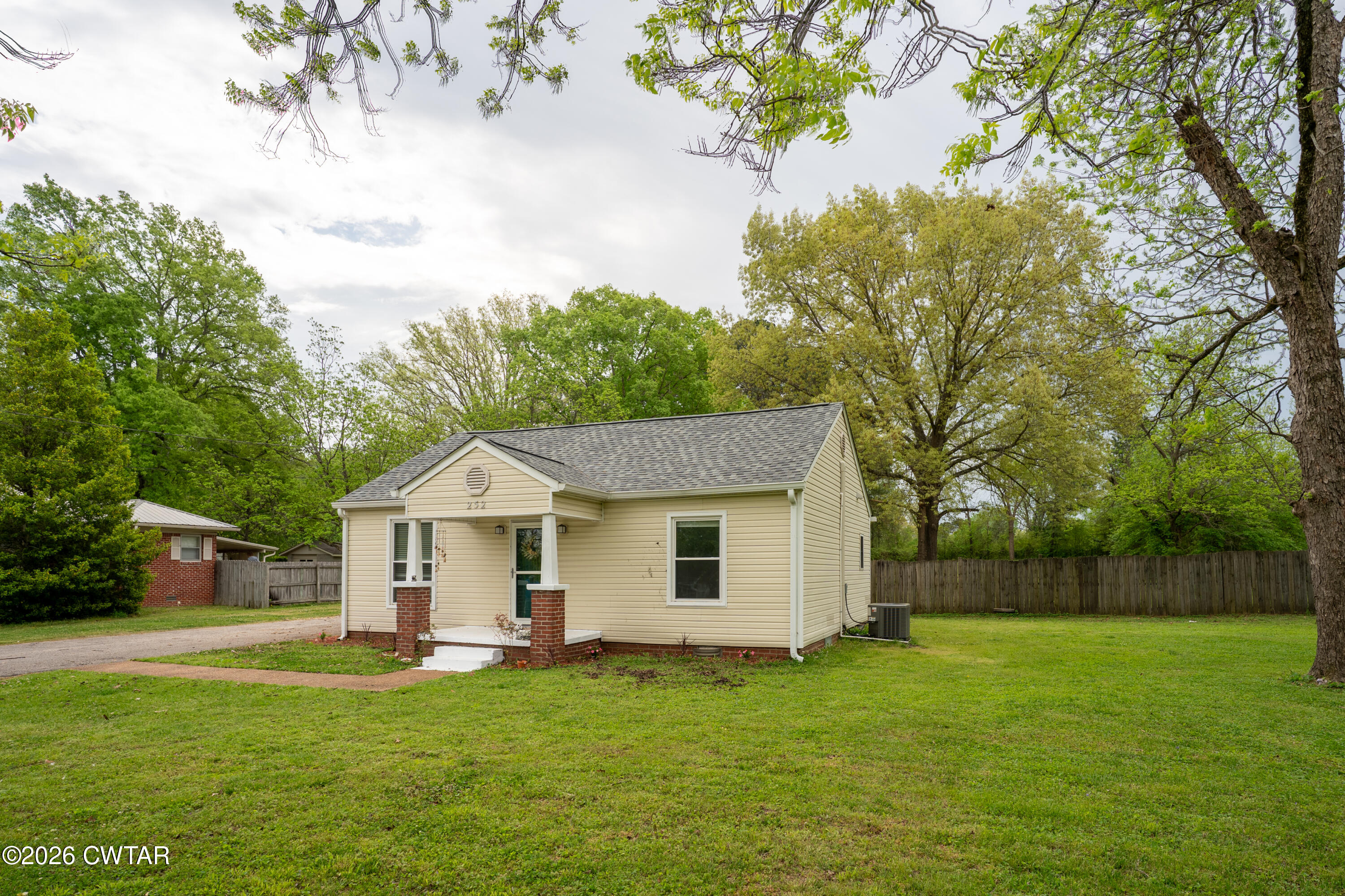 252 Bolivar Highway Jackson, TN 38301 - Photo 3 of 35 252BolivarHwy-0011-HDR