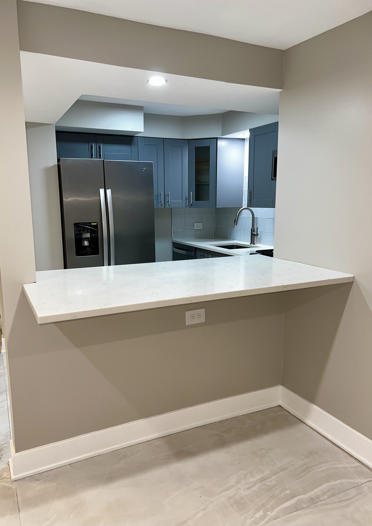 9832 Nottingham Avenue, Unit 17 Chicago Ridge, IL 60415 - Photo 3 of 8