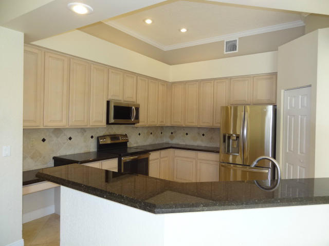 12226 Rockledge Circle Boca Raton, FL 33428 - Photo 4 of 28 BEAUTIFUL GRANITE KITCHEN