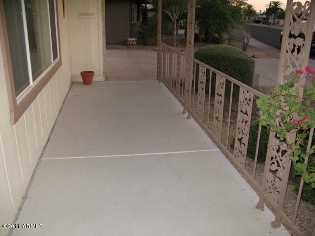 11044 West Oak Ridge Road Sun City, AZ 85351 - Photo 25 of 26 Front Porch