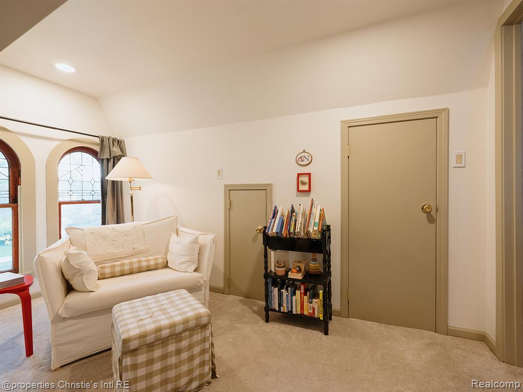 4858 Yorkshire Road Detroit, MI 48224 - Photo 27 of 33