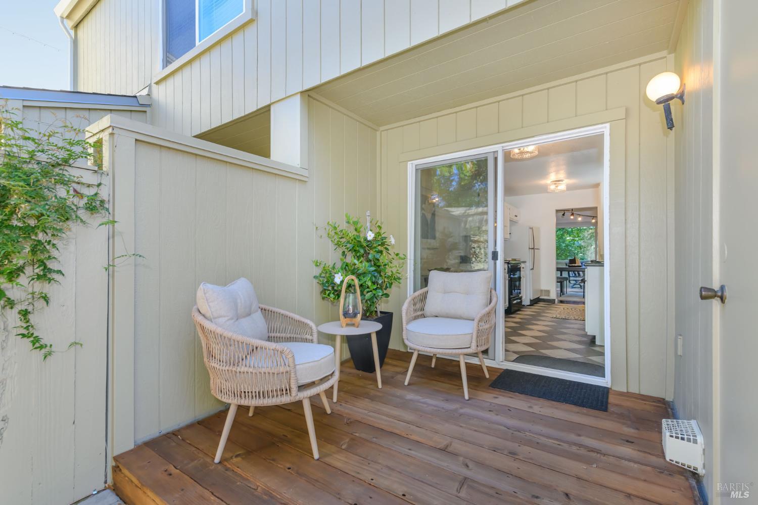 36 Schmidt Lane San Rafael, CA 94903 - Photo 19 of 31 a balcony with table and chairs
