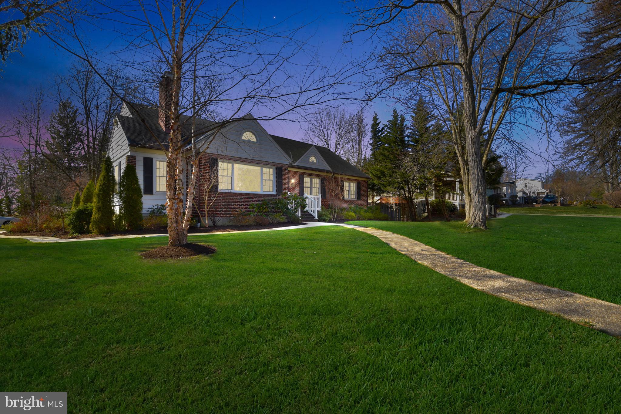 434 South Rolling Road Baltimore, MD 21228 - Photo 2 of 35