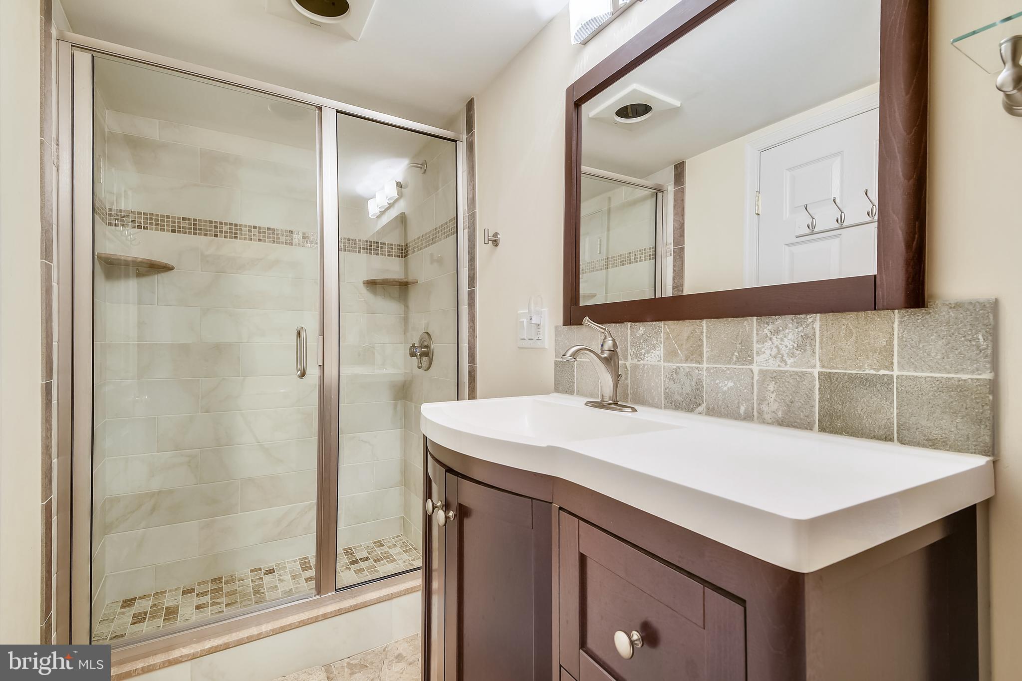 434 South Rolling Road Baltimore, MD 21228 - Photo 22 of 35 Full bath in lower level