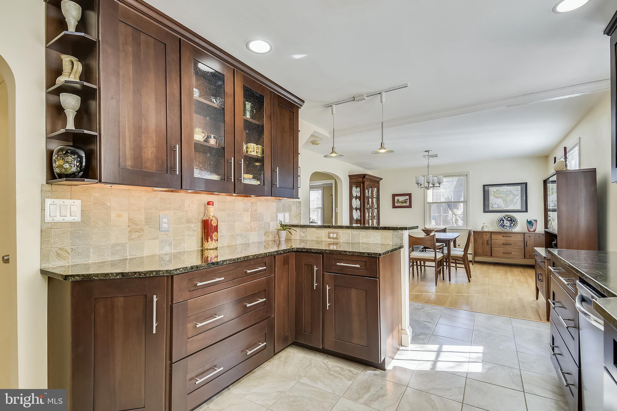 434 South Rolling Road Baltimore, MD 21228 - Photo 6 of 35