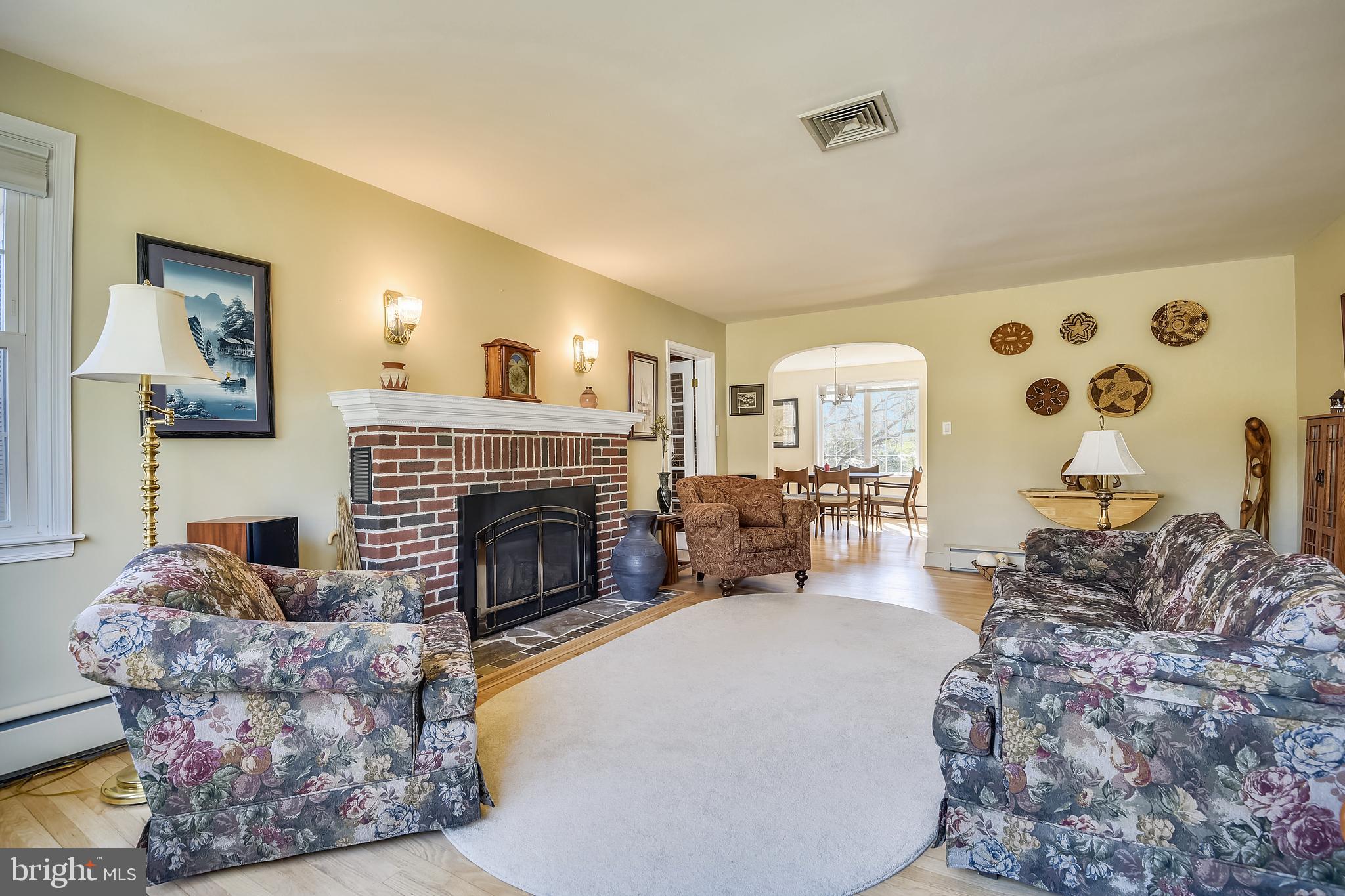 434 South Rolling Road Baltimore, MD 21228 - Photo 9 of 35 Gas Fireplace