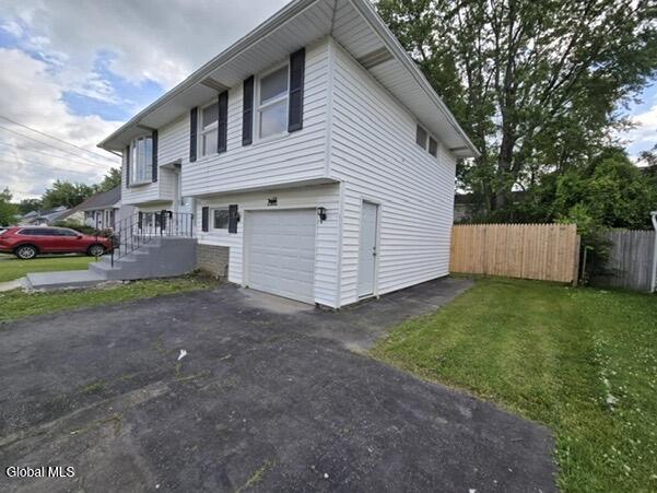 22 O'neil Street Troy, NY 12180 - Photo 4 of 25 IMG_1111