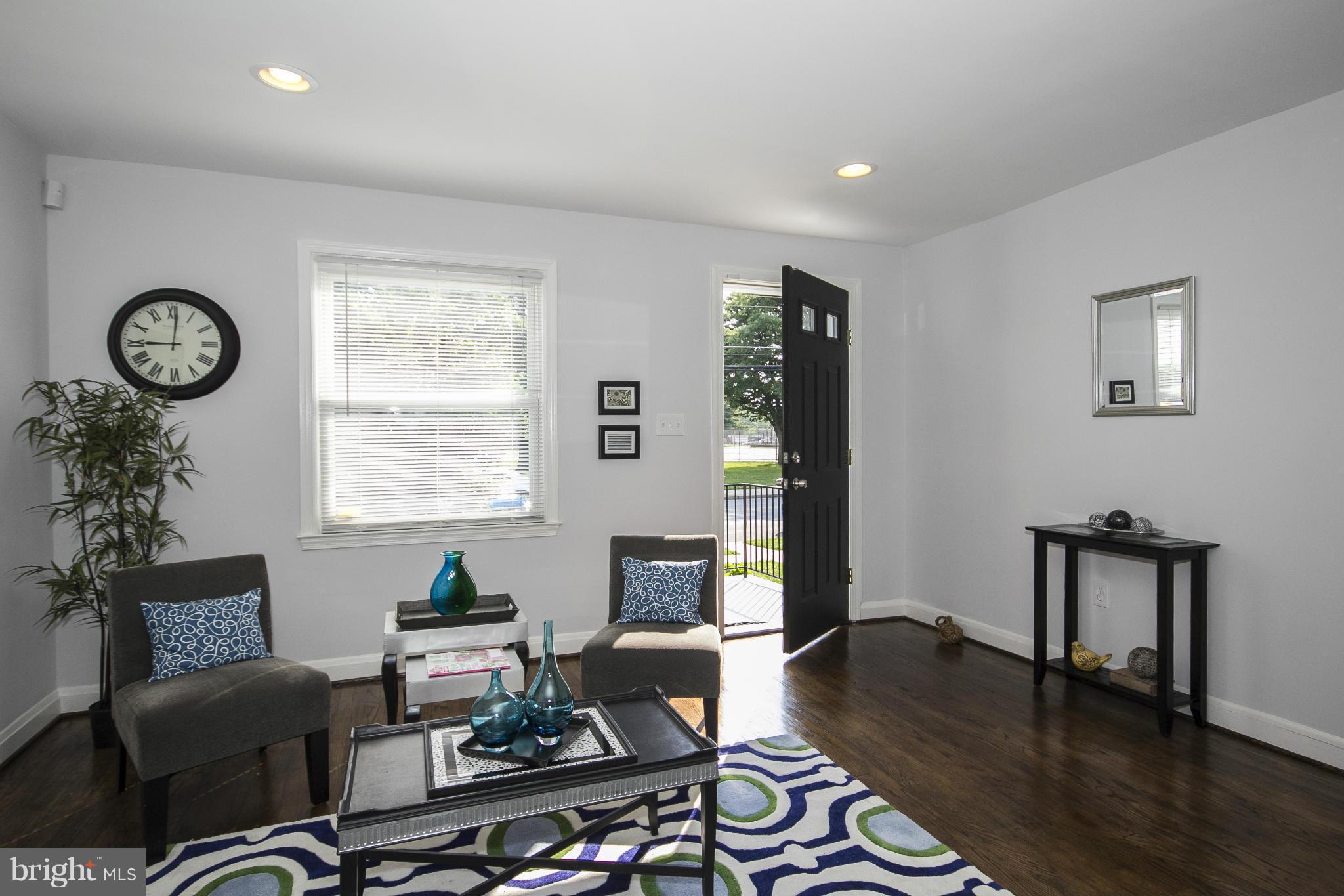 212 Kingston Road Baltimore, MD 21220 - Photo 3 of 30 Living Room