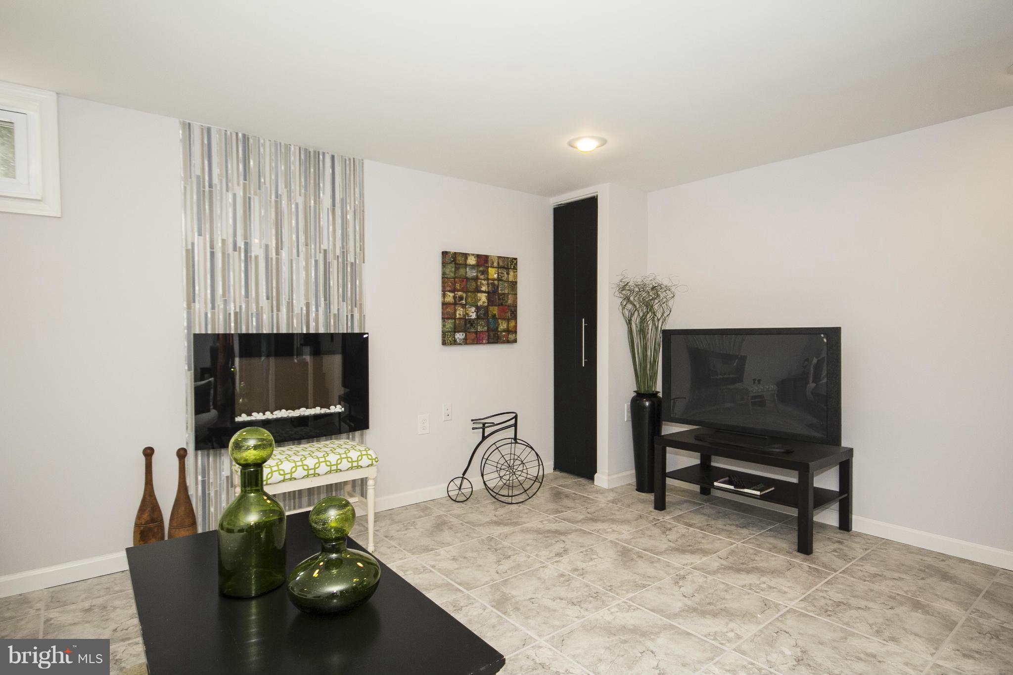 212 Kingston Road Baltimore, MD 21220 - Photo 22 of 30 Family Room