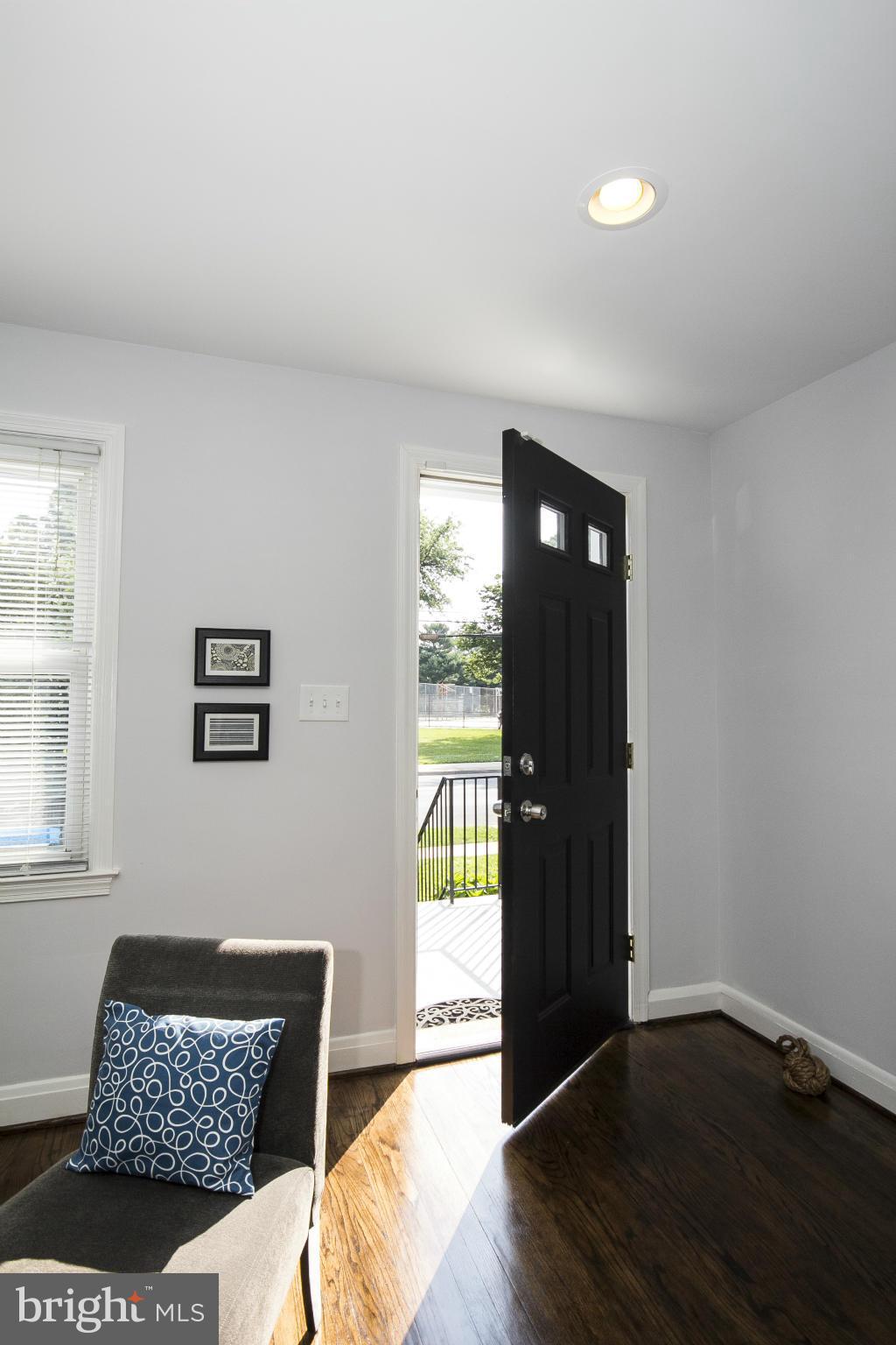 212 Kingston Road Baltimore, MD 21220 - Photo 5 of 30 Entry