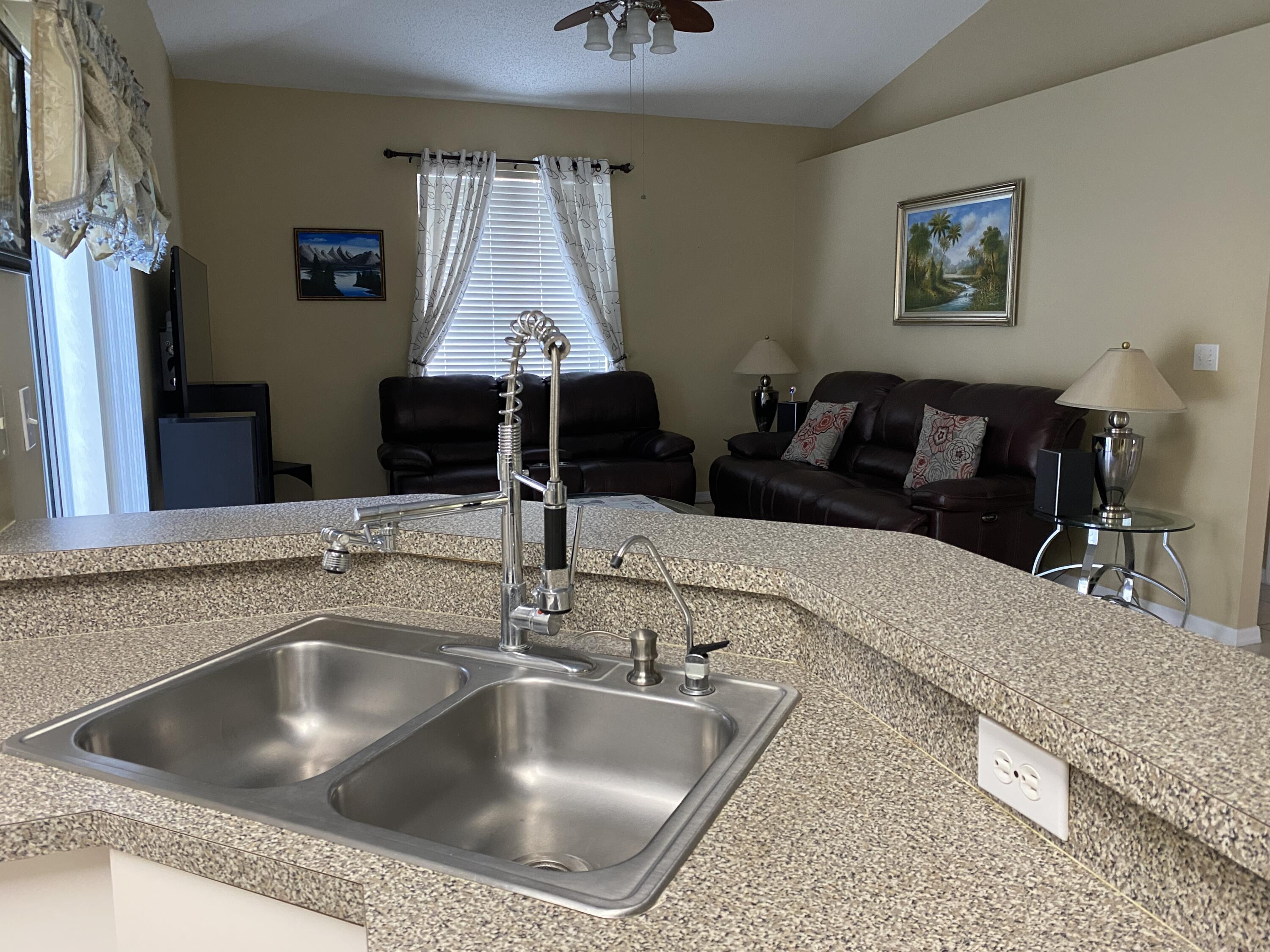 1274 Danforth Street Southwest Palm Bay, FL 32908 - Photo 6 of 19 kitchen