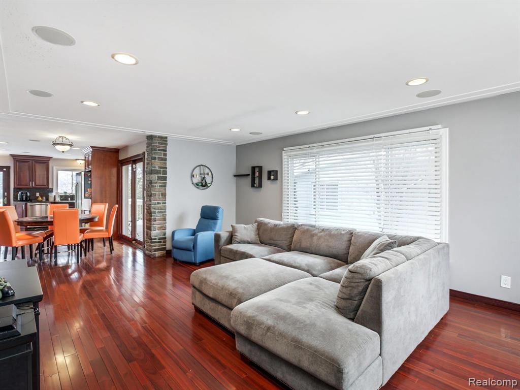 2541 Middlebelt Road West Bloomfield, MI 48324 - Photo 5 of 35
