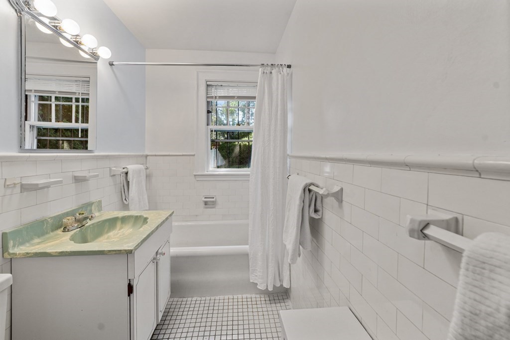 35 Moss Hill Road Boston, MA 02130 - Photo 23 of 33 Gallery Image 23