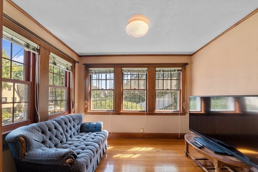 35 Moss Hill Road Boston, MA 02130 - Photo 4 of 33 Gallery Image 4