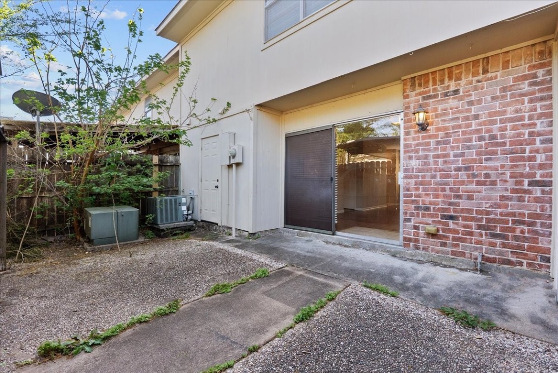 1448 Silverpines Road, Unit 1448 Houston, TX 77062 - Photo 23 of 27