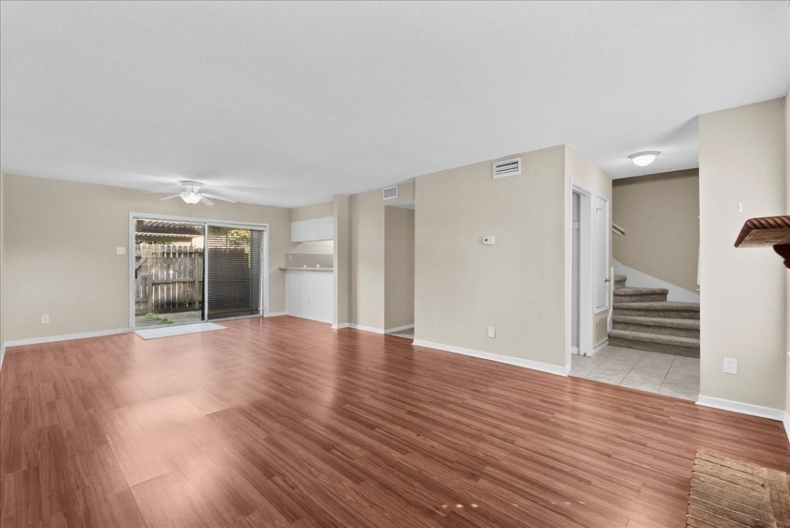 1448 Silverpines Road, Unit 1448 Houston, TX 77062 - Photo 4 of 27