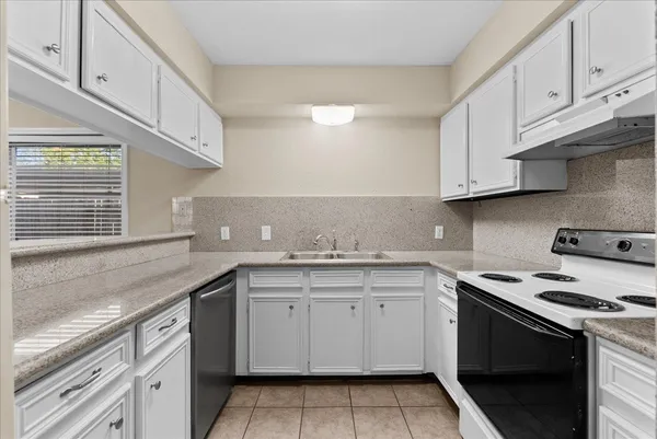 $1,800 | 1448 Silverpines Road, Unit 1448, Houston, TX 77062
