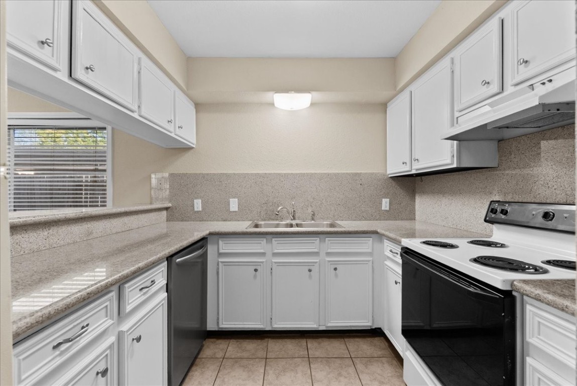 1448 Silverpines Road, Unit 1448 Houston, TX 77062 - Photo 10 of 27