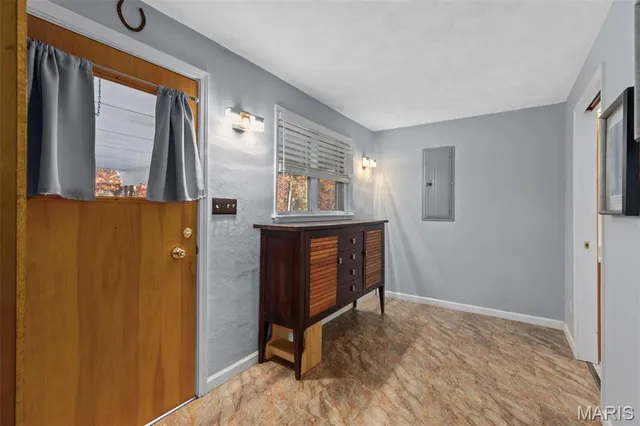 $299,000 | 20267 Tall Timber Road, Staunton, IL 62088