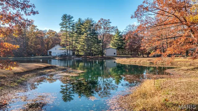 $299,000 | 20267 Tall Timber Road, Staunton, IL 62088