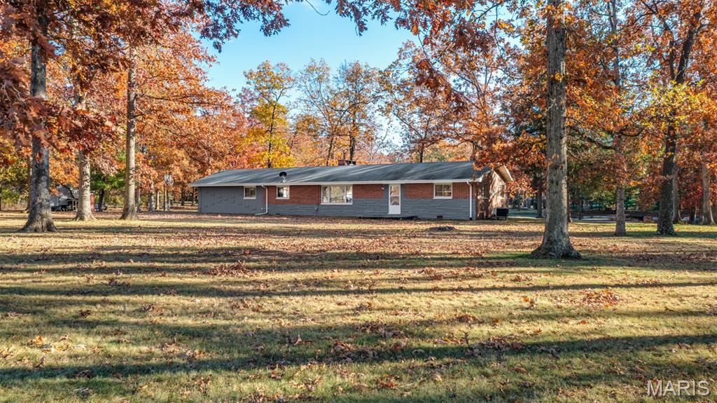 20267 Tall Timber Road Staunton, IL 62088 - Photo 4 of 26