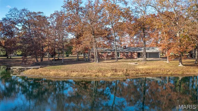 $299,000 | 20267 Tall Timber Road, Staunton, IL 62088