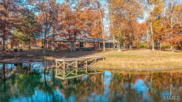 $299,000 | 20267 Tall Timber Road, Staunton, IL 62088