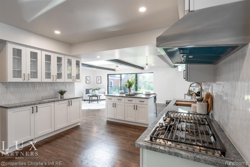 1389 Audubon Road Grosse Pointe Park, MI 48230 - Photo 8 of 26