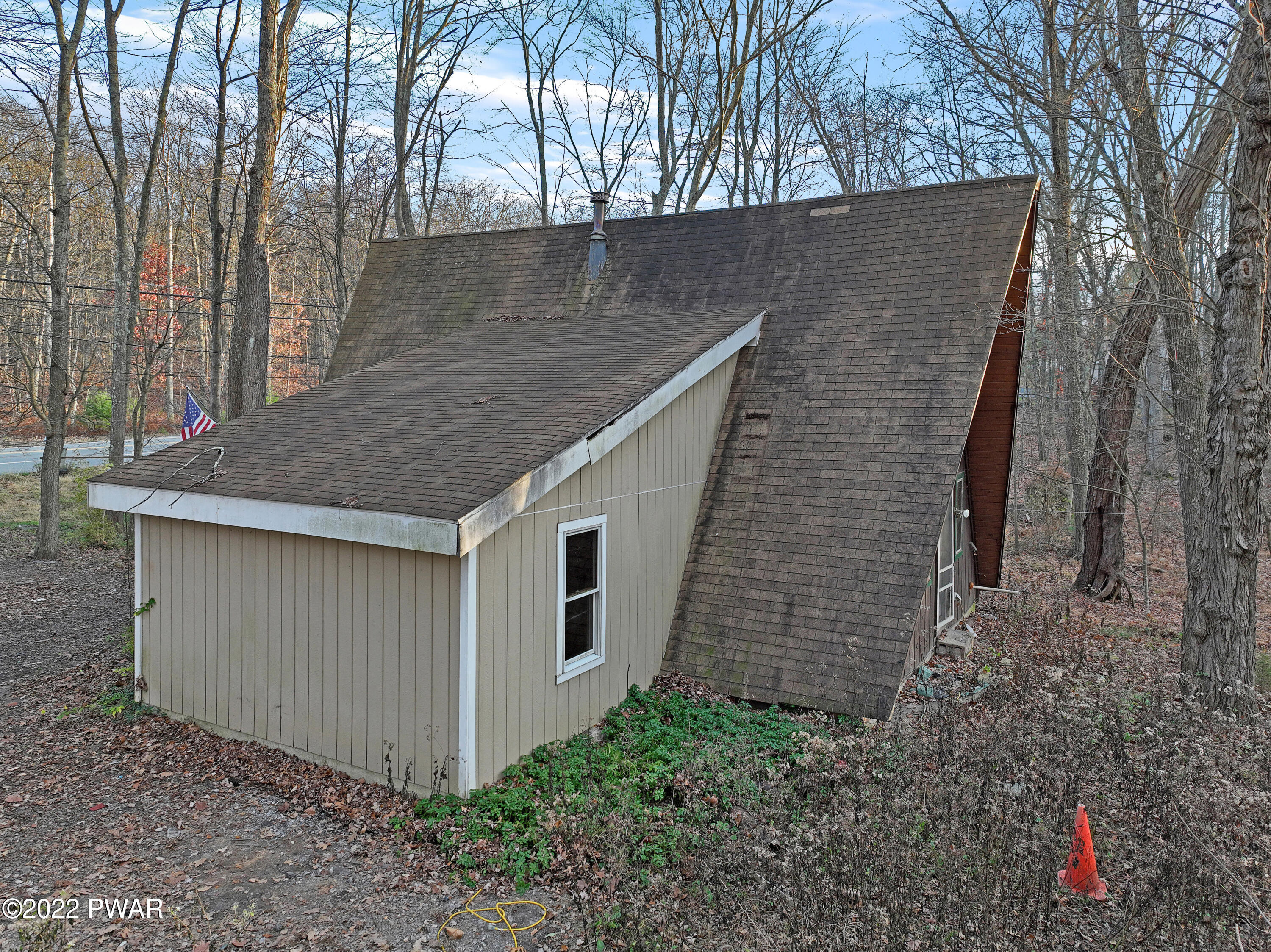 2513 Milford Road Bushkill, PA 18324 - Photo 4 of 24 a backyard of a house