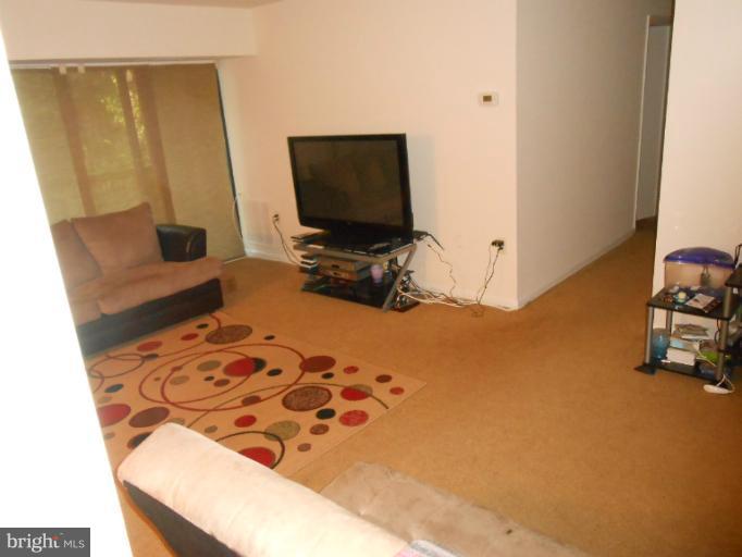 15712 Dorset Road, Unit 103 Laurel, MD 20707 - Photo 13 of 14 Living Room