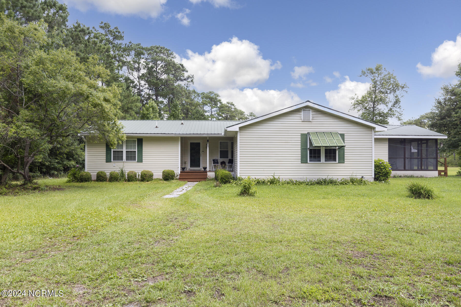 625 Highway 172 Hubert, NC 28539 - Photo 2 of 42 1