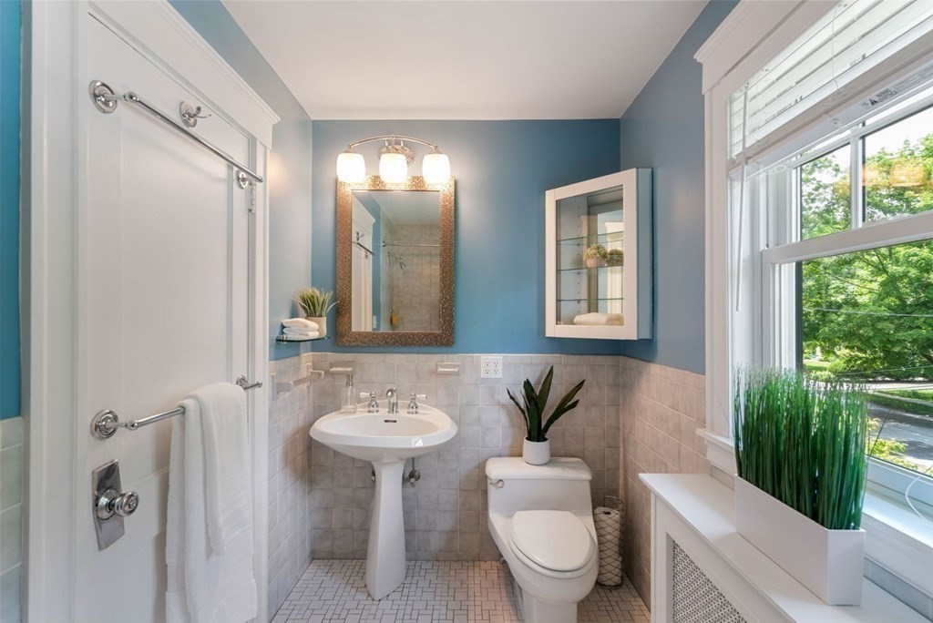 10 Bloomfield Street Lexington, MA 02421 - Photo 24 of 27 Gallery Image 24
