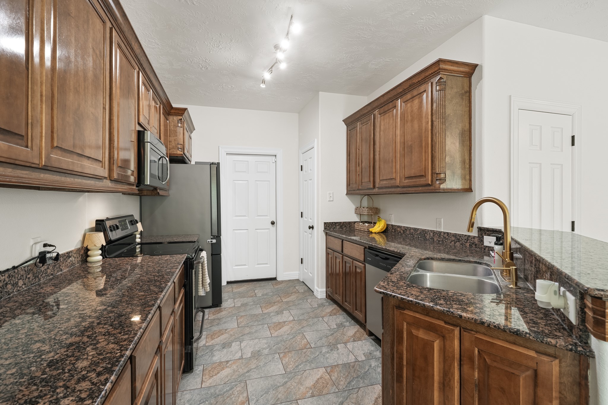 6101 Fox Ridge Drive Angleton, TX 77515 - Photo 15 of 30